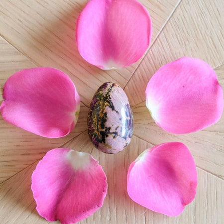 Rhodonite - moyen - non troué - LIVRAISON EXPRESS - Le Temple des Oracles